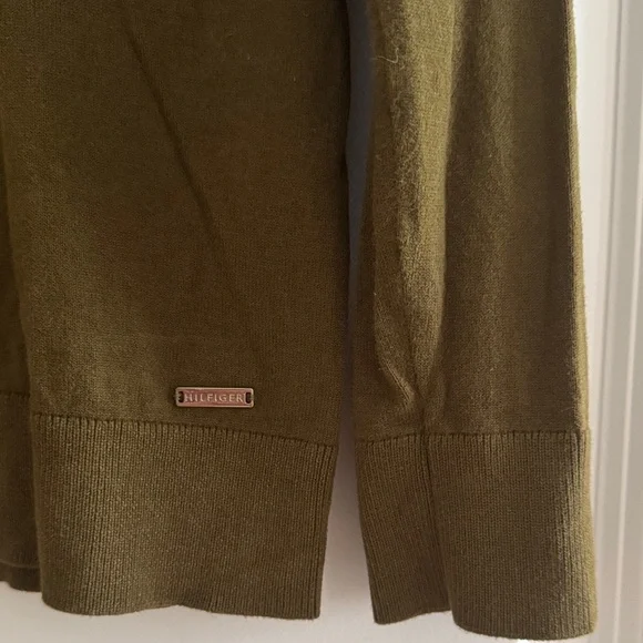 Tommy Hilfiger Olive Green Turtleneck Sweater - Medium - Picture 2 of 7